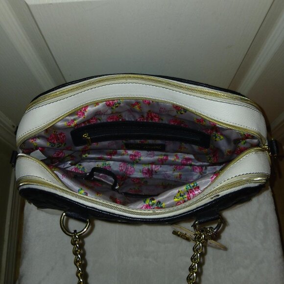 Betsey Johnson skull-embossed handbag, Skull Boss Bucket bag, Skullicious Tote - Picture 8 of 8